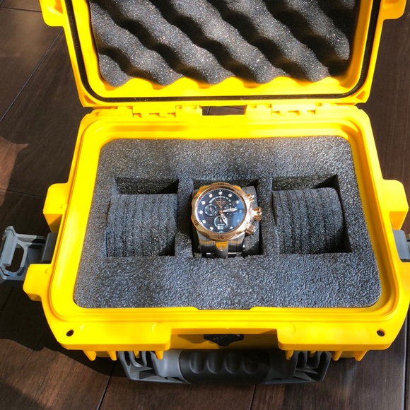 INVICTA 1541 RESERVE VENOM CHRONOGRAPH - Picture 6 of 6